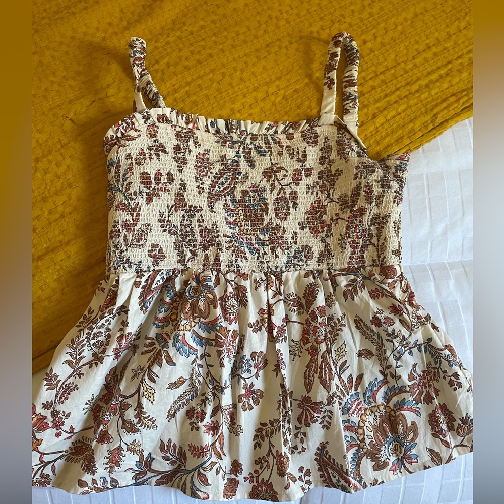 Old navy top Used once. Size medium